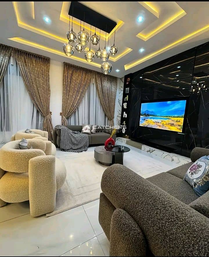 4 living room 😁. jpeg