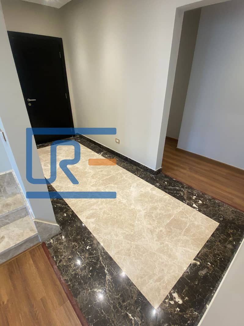 2 2fd100cb-573a-41b4-a7cd-e8138bde9f65. jpg