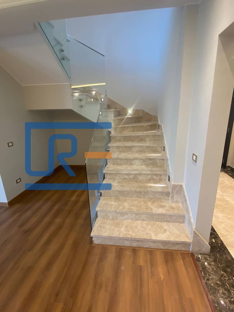 10 5085e82b-fec2-4a68-a397-2890676387de. jpg