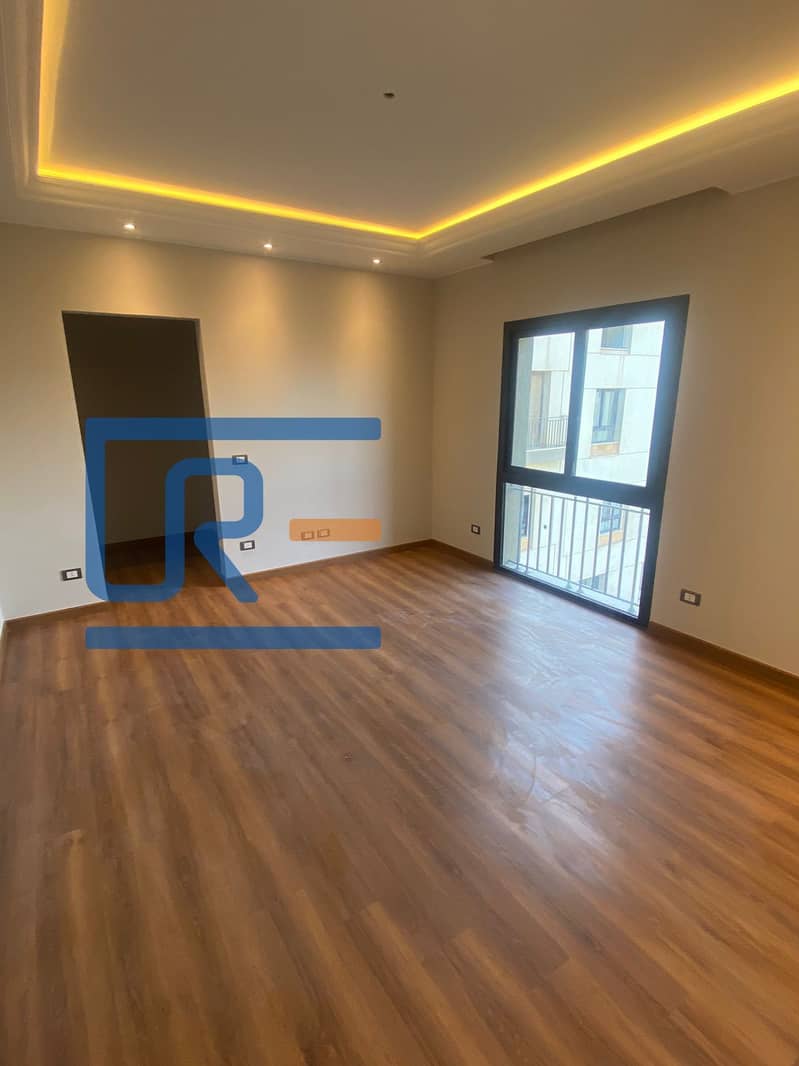 16 ac493c3e-1bb7-42d1-a953-eb8befe756ba. jpg