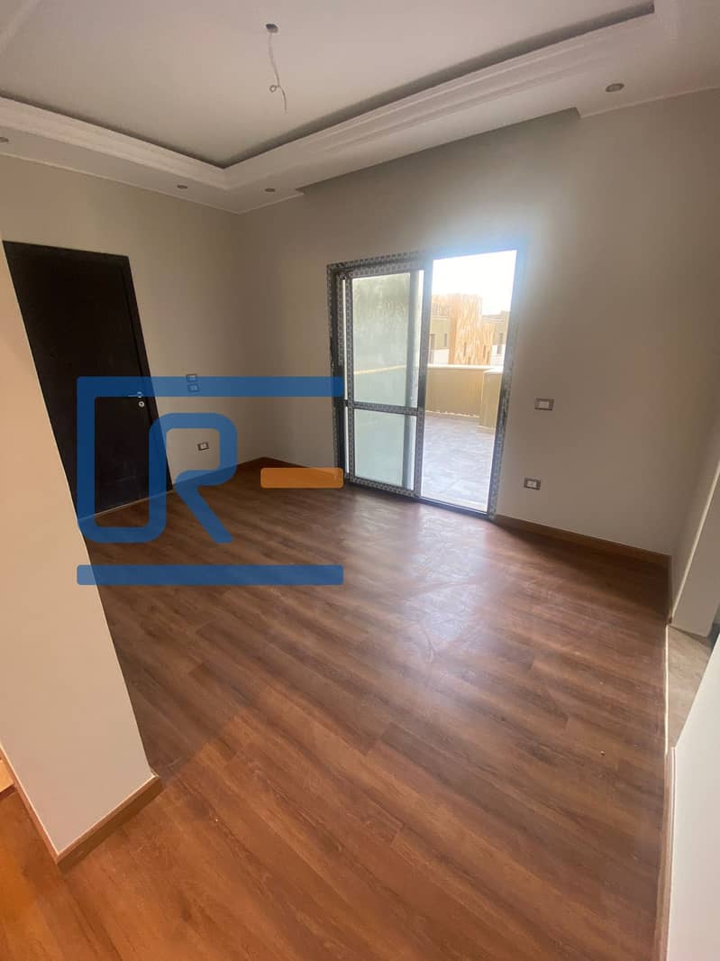 18 c76a54bf-5415-448f-a833-8ac30bcaa67c. jpg