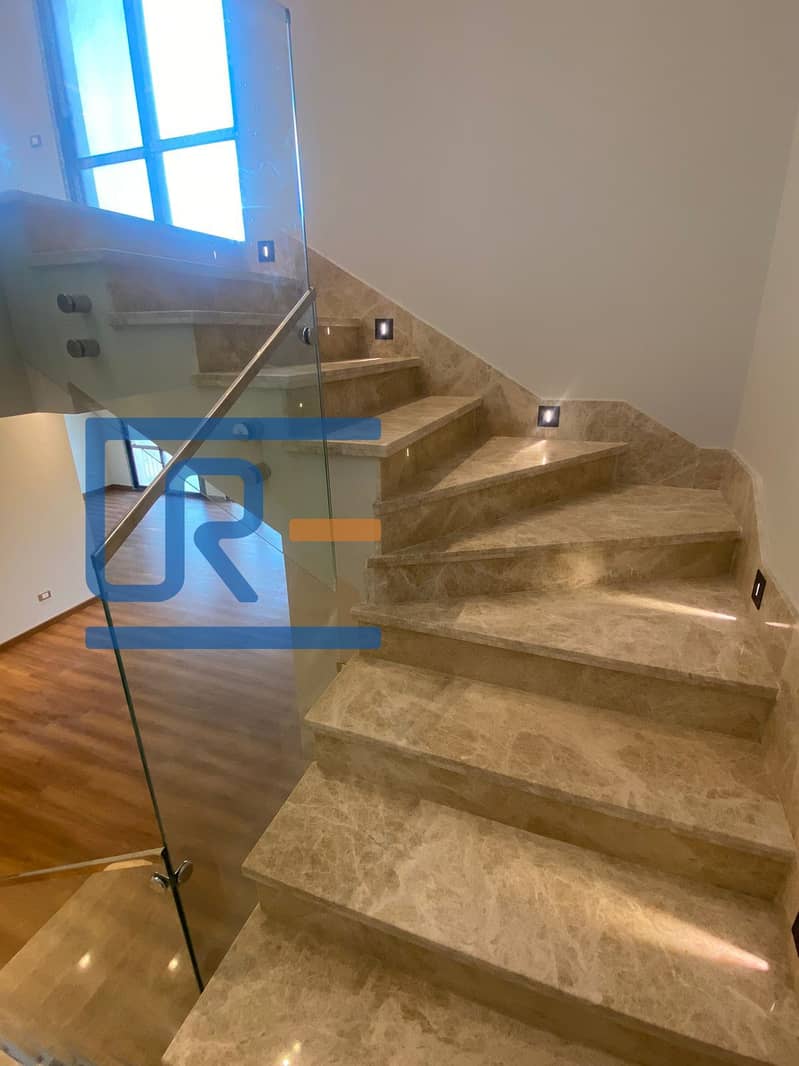 22 ecee4d3c-b5b7-4400-9a6a-c59a310f8e11. jpg