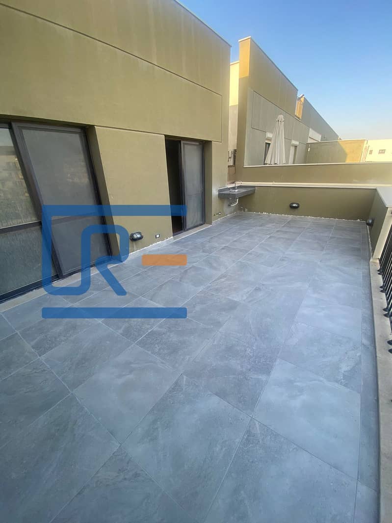 24 ffc4e4ca-c7ca-49dc-a771-3093dd5f991c. jpg