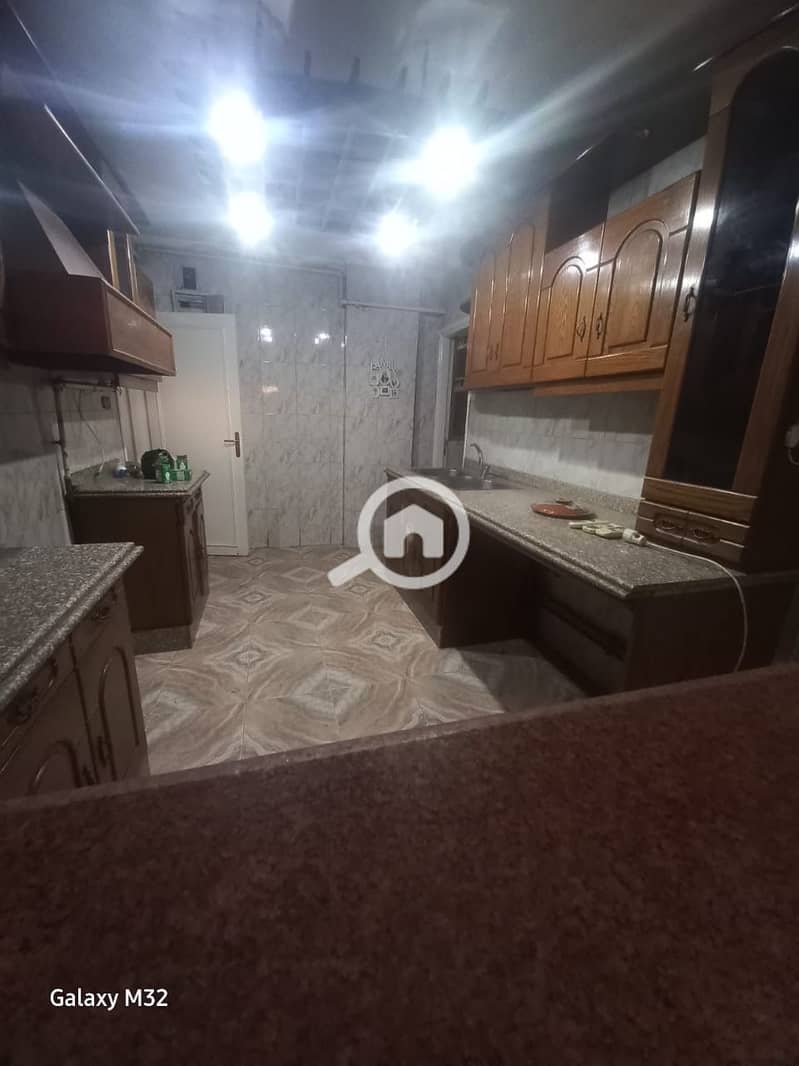 9 33b8335f-9665-4b52-a8ad-5023e0dbf1fd. jpeg