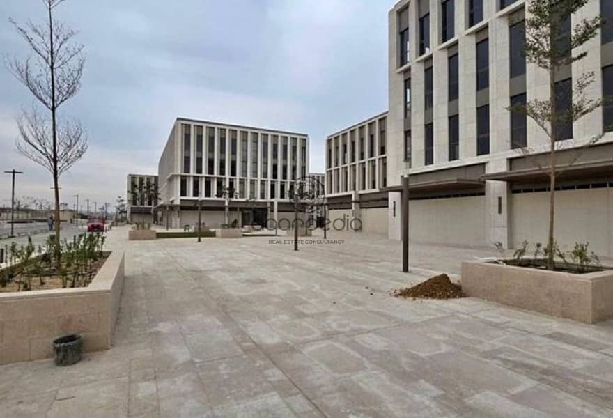 12 dca5a393-9a19-4950-9751-4d3feb675c0f. jpg