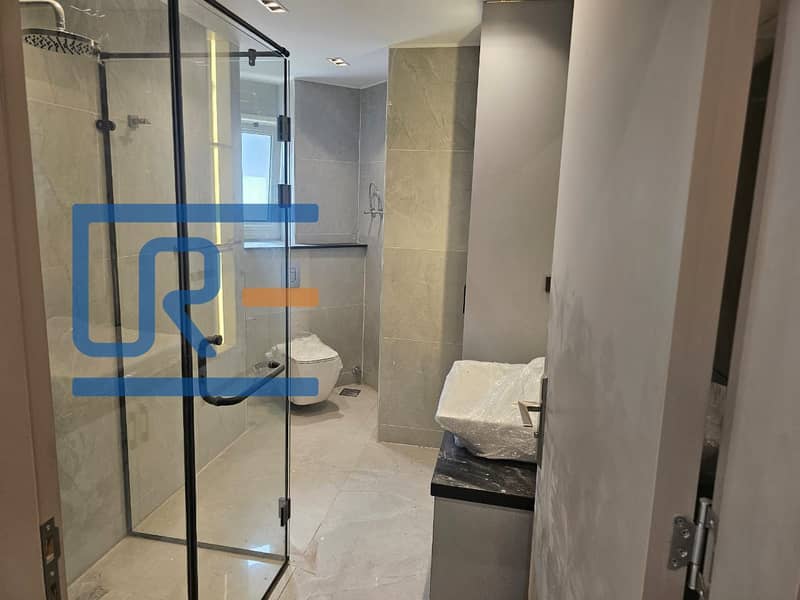 10 97d6c2b7-7cde-4ad6-9a80-dee0cc5c745c. jpg