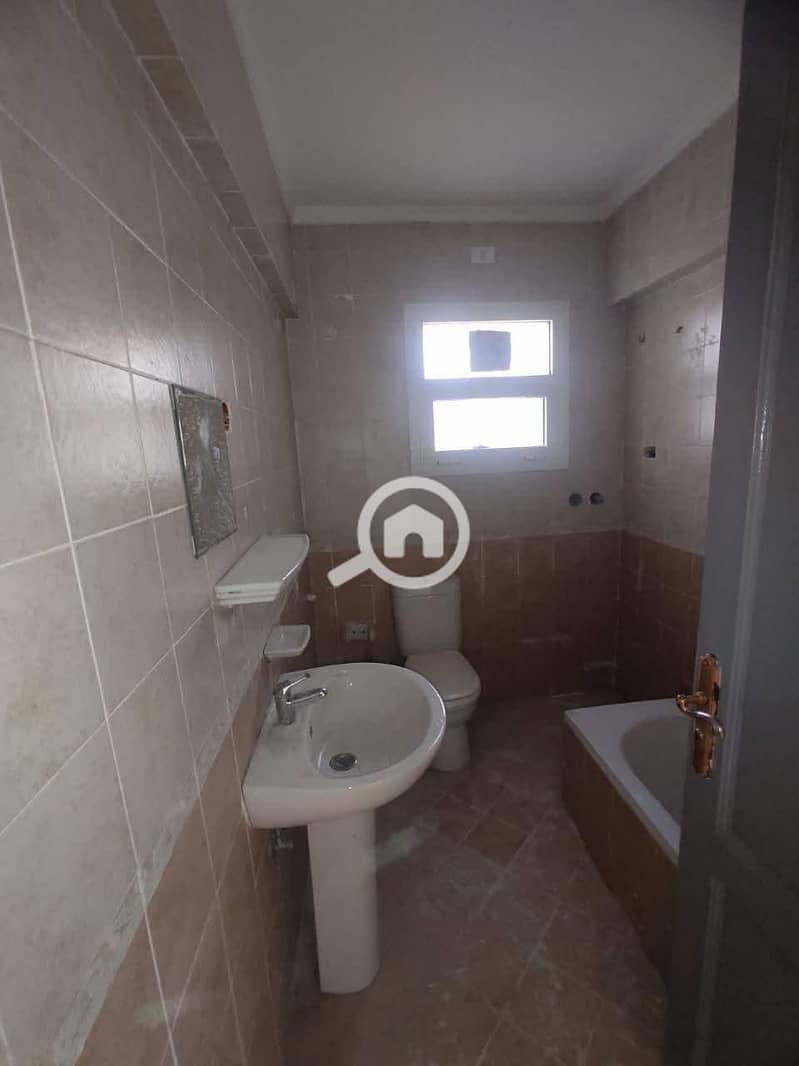 10 3a22302f-ee4b-44ee-b899-7208f4c8239f. jpeg