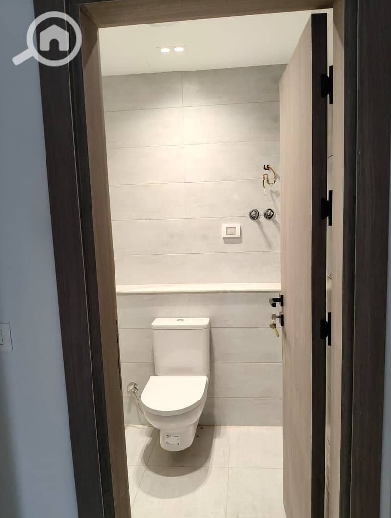 5 WhatsApp Image 2025-10-29 at 18.50. 31_3b4d8449. jpg