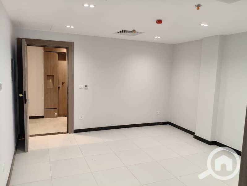 9 WhatsApp Image 2025-10-29 at 18.50. 32_c833dacb. jpg