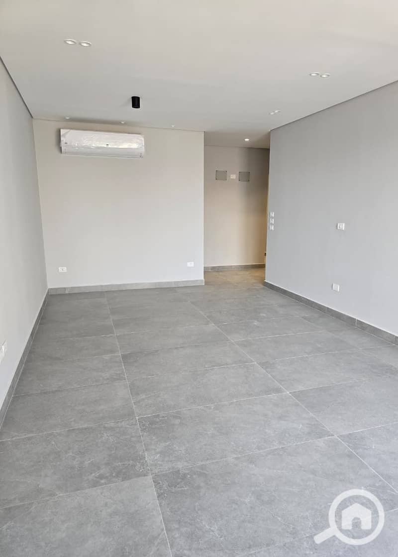 4 WhatsApp Image 2025-10-04 at 11.13. 17_ec4917c3. jpg