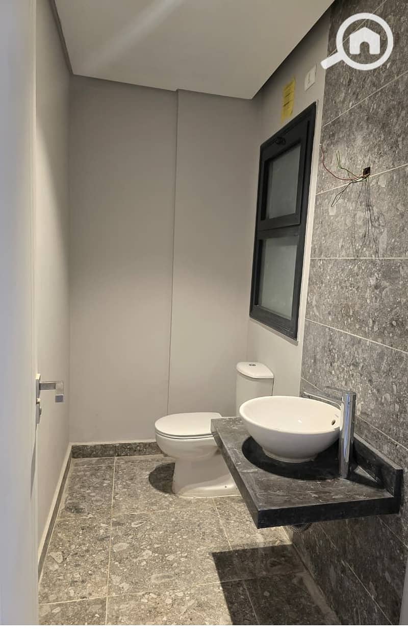 8 WhatsApp Image 2025-10-04 at 11.13. 19_0aede522. jpg