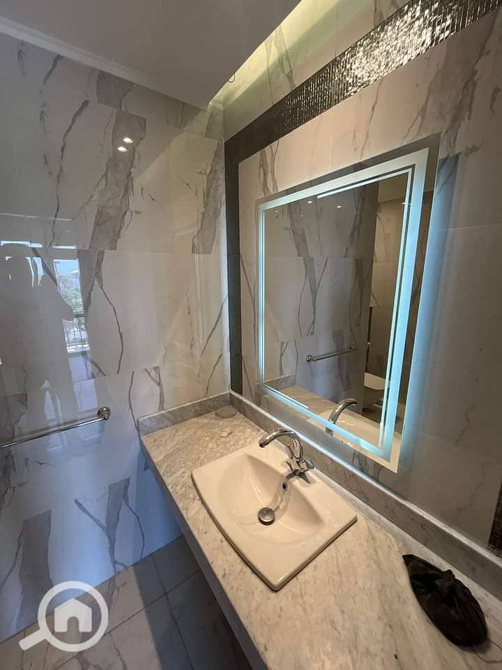 7 b2472737-9c34-46e0-a841-6f386874268a. jpg