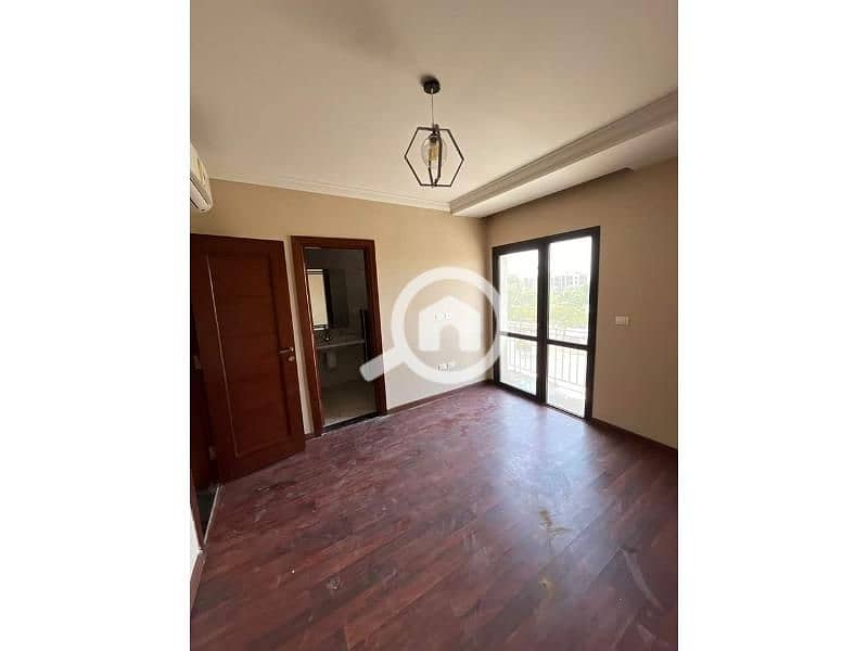 11 cf582e1b-4d36-487b-a0ad-bd0573d68781. jpg