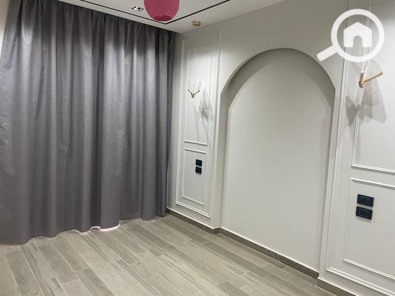 6 WhatsApp Image 2025-12-04 at 10.33. 32_30152202. jpg