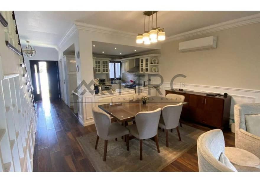 4 b028948d-c6eb-401d-a45e-0920a9d71d23. jpg