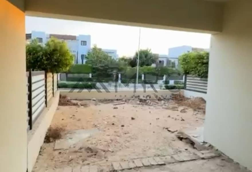 2 6ce9b72e-c32e-408b-8fe0-b959474d4b45. jpg