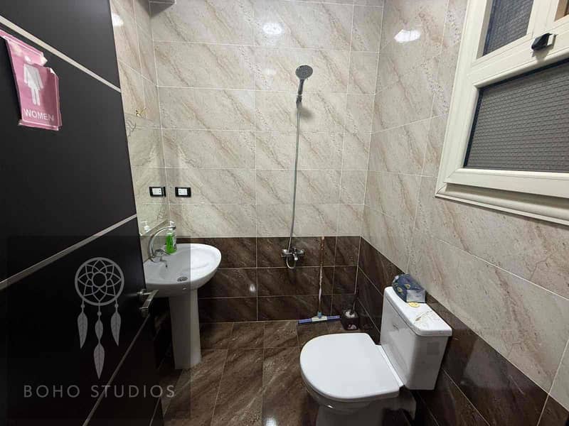 18 AA7801DF-D164-4CBE-9530-BF56F1235E0C. jpg