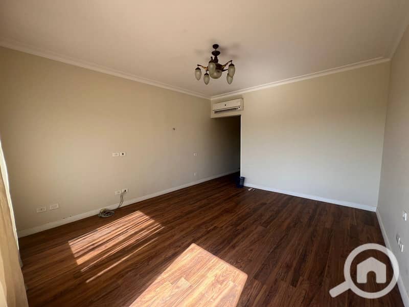 10 63919444-b0cd-4da8-883e-f209116e0952. jpg