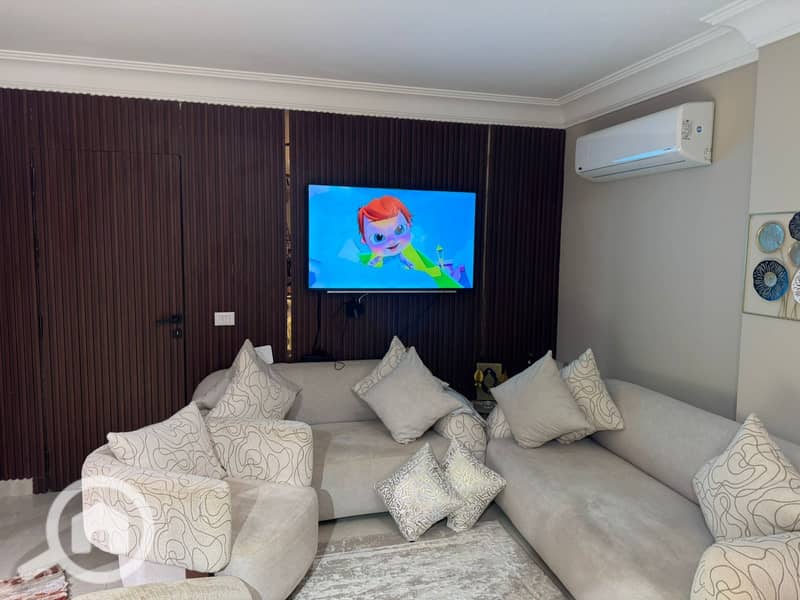 2 08c467bb-cdc9-4e93-83f2-7a63d0d8a3db. jpeg