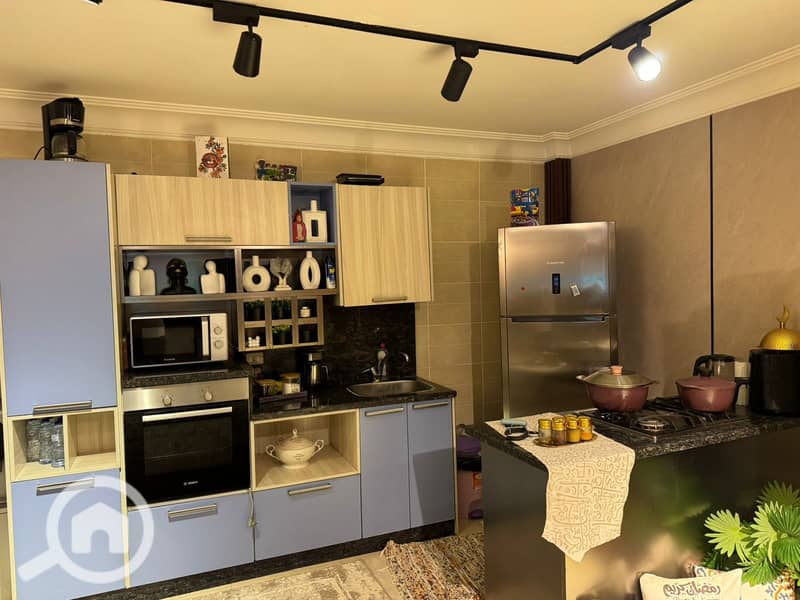 4 d3d9743c-13c4-40ec-a673-859f561c7070. jpeg