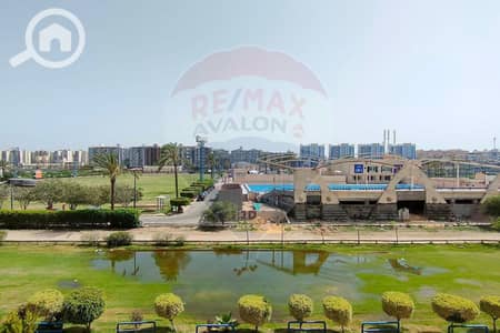 فلیٹ 4 غرف نوم للبيع في سموحة، الإسكندرية - 1. jpg