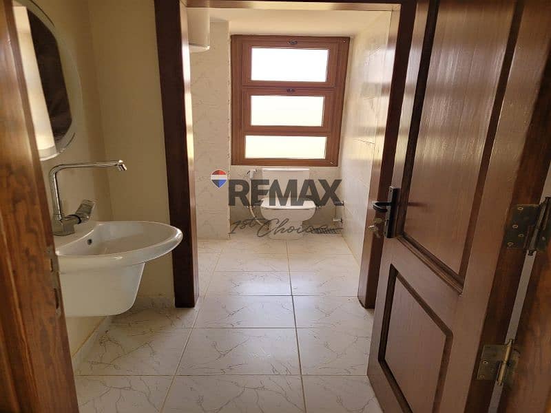 23 69f258ee-a743-4f5d-a59a-4cd27e4f15b9. jpg