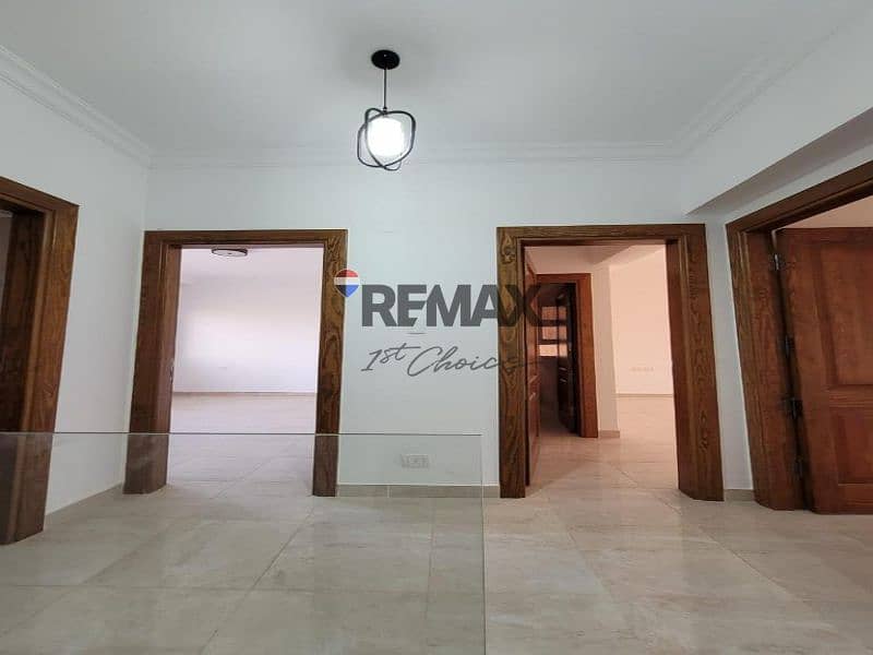 44 ee21e9da-87ee-455d-925c-c49074f439fc. jpg