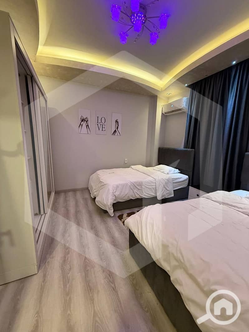 6 Beverly Hills 6. jpg