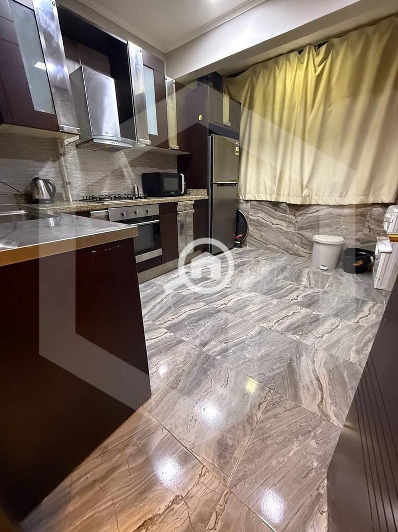 7 Beverly Hills 7. jpg