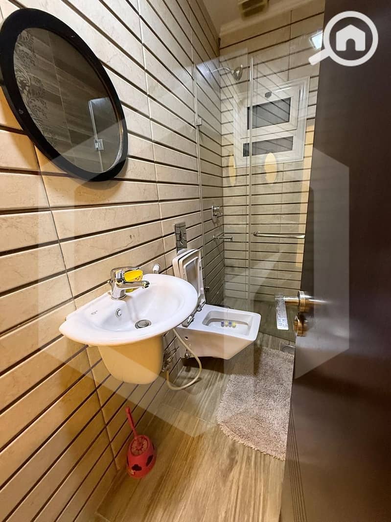 8 Beverly Hills 8. jpg