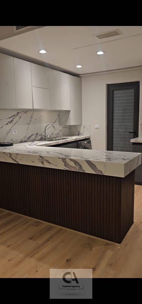 6 c0031dbb-0b5a-4f31-bfe3-9a3c29084f2a. jpeg