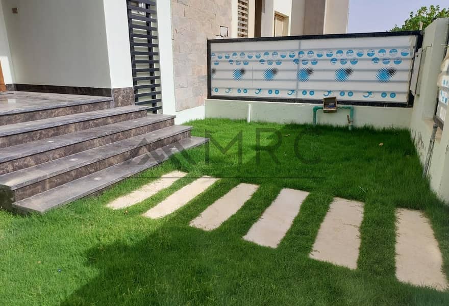 2 e9afec0a-4a1f-418a-88e5-819a40eca6d6. jpg