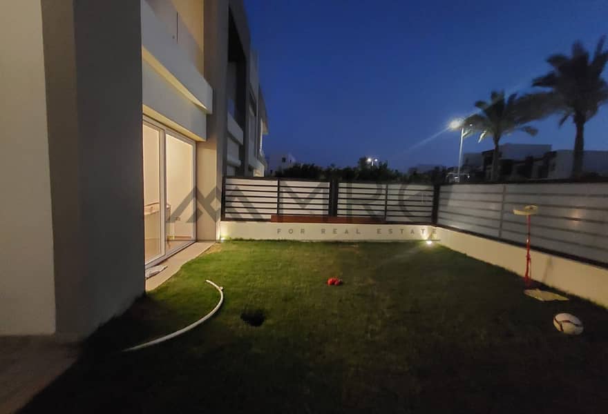 8 b7cf9c49-e9ed-4023-b7d9-81ef0a0faa4d. jpg