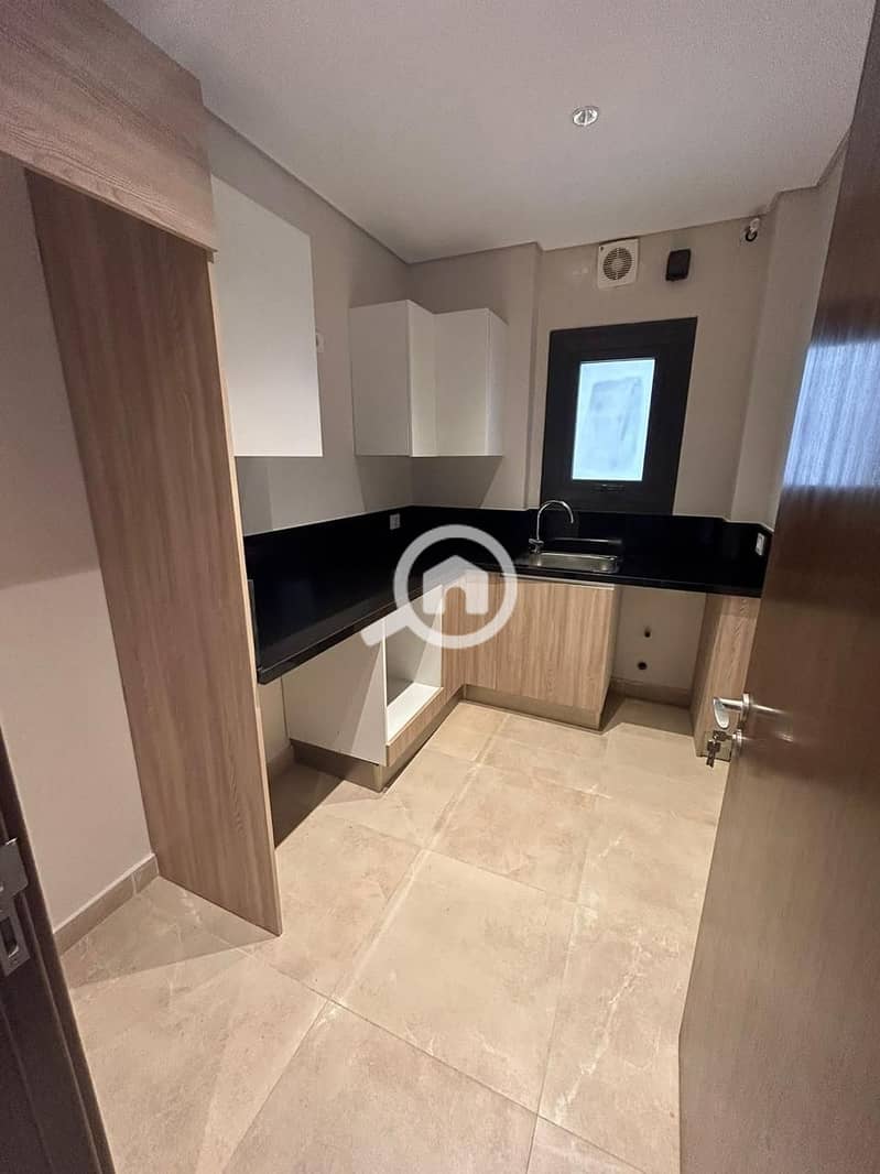 13 WhatsApp Image 2025-02-23 at 10.35. 09_e8f3bf3e. jpg