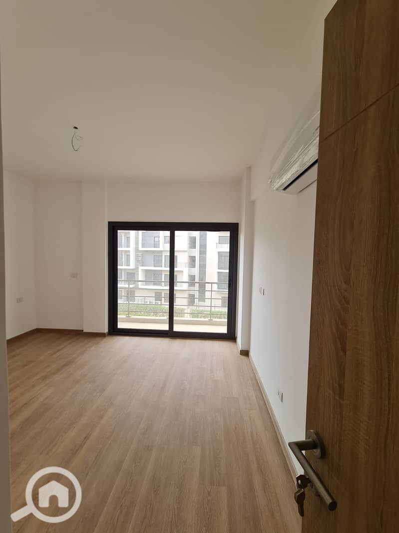 9 83e565ef-ffc3-4b61-b044-a8a8aff8a03c. jpg