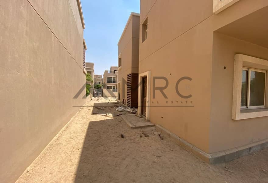 6 f01822b3-2ffe-440b-9b5a-dc79cbda438b. jpg