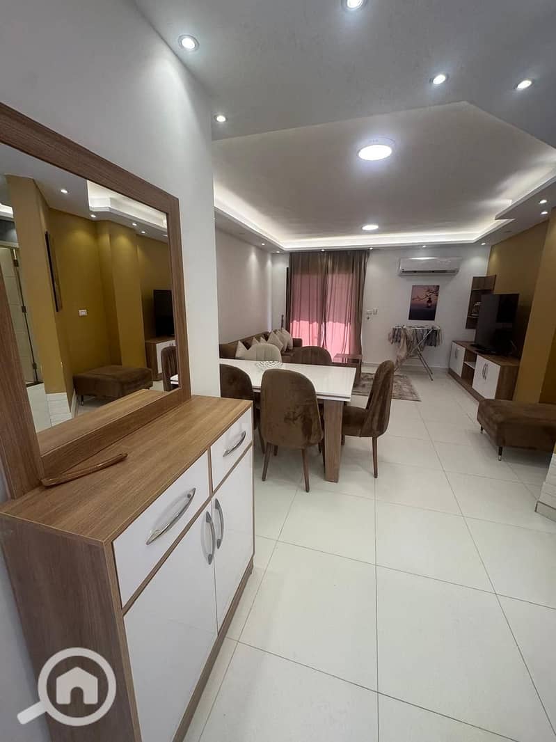 4 4dc40e53-d85d-46a7-b846-67e75cd30b4d. jpeg