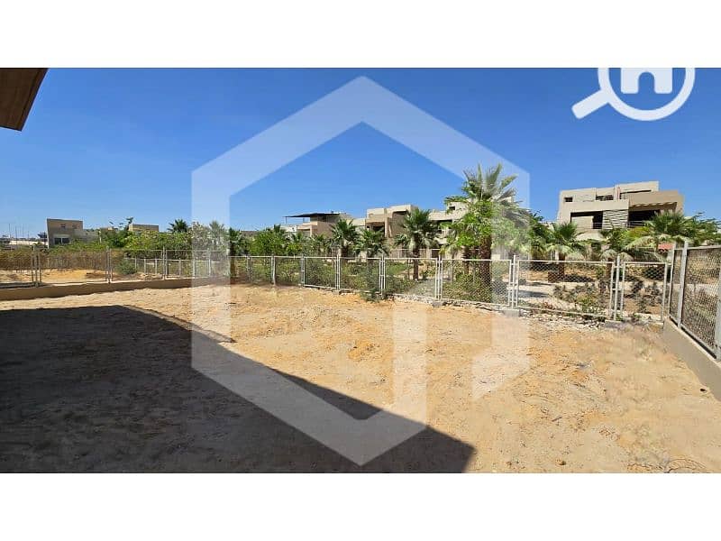 10 The Crown 10. jpg