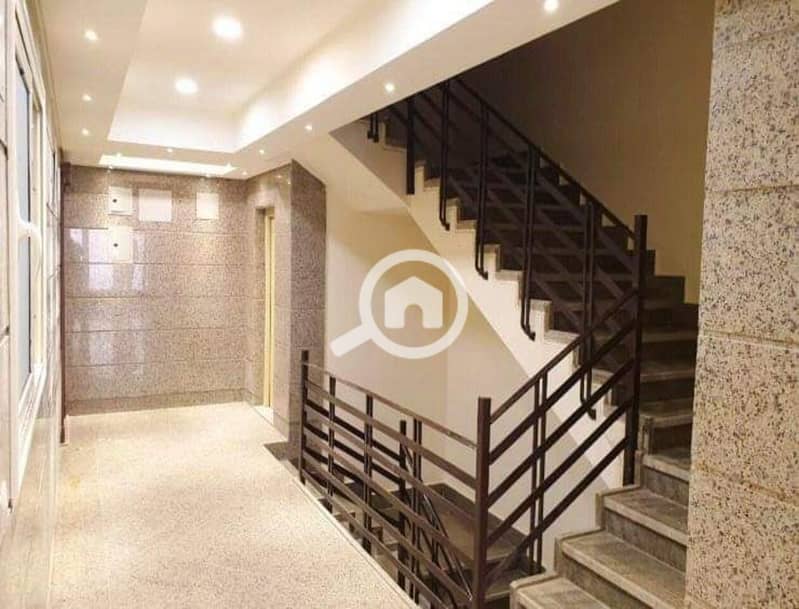 9 5f21032b-0f99-4c67-8178-8ec5b702174c. jpg