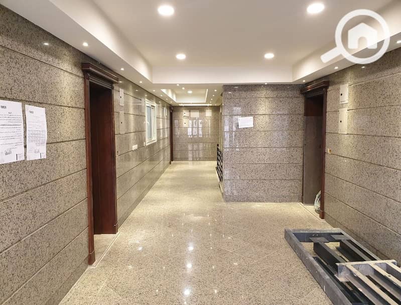 10 f978abb0-182f-43ab-a5cb-c8a1aaf80416. jpg