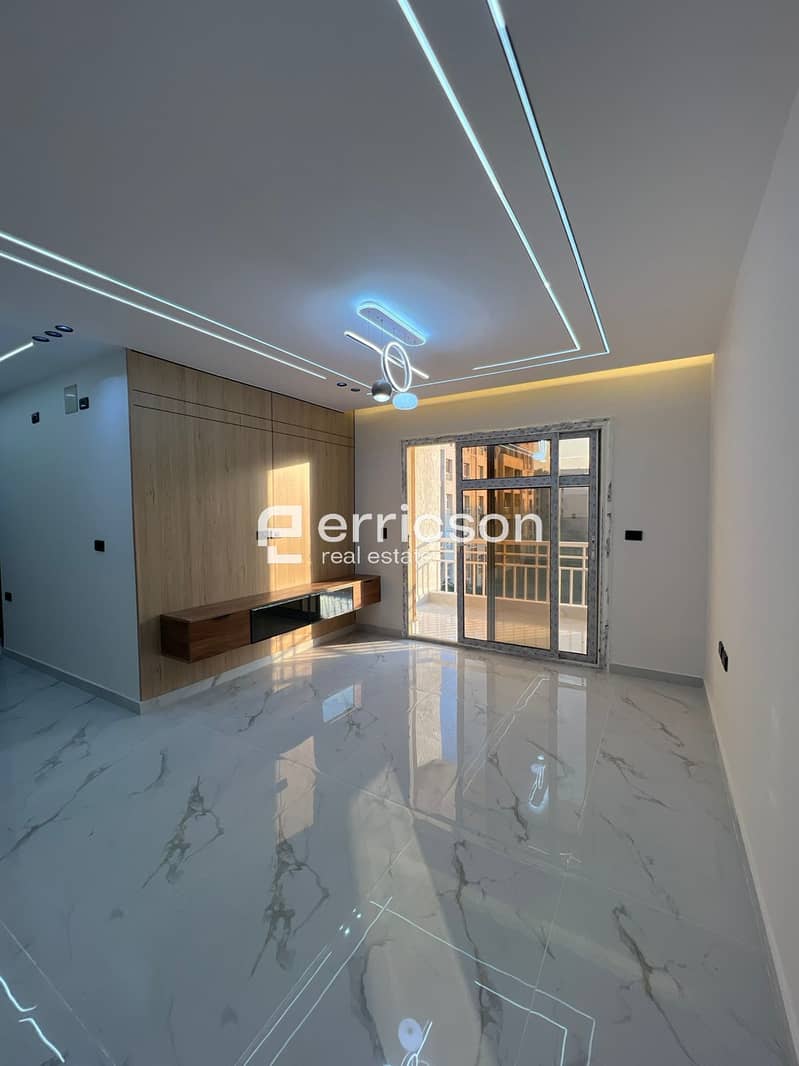 10 f326db46-23dd-40e0-b9fa-730c5f71bc95. jpg