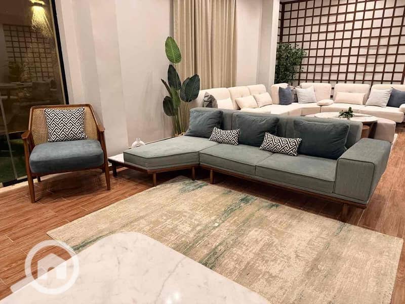 2 6a407e11-9d67-4a5f-80a8-6bab42f8df8a. jpg