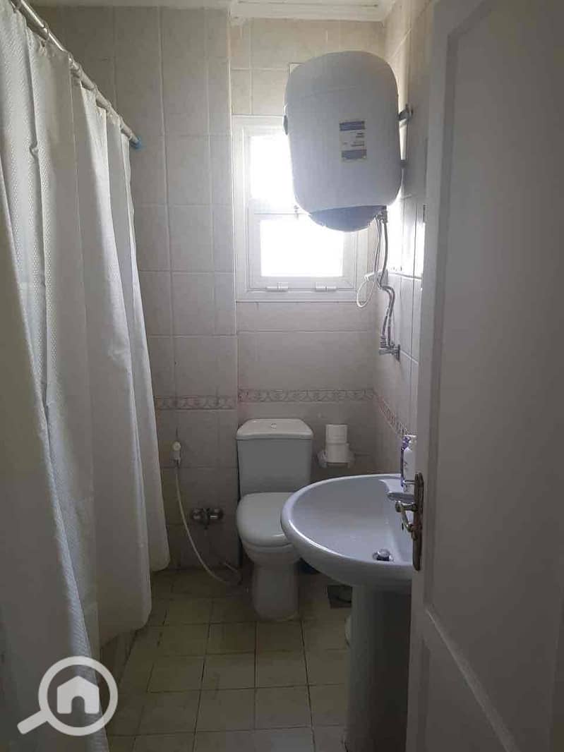 12 87e69f7f-7dd5-4cc1-8dac-040c831c8177. jpg