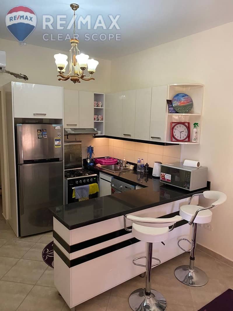 3 1634fd6d-2d49-4e63-a3da-d7374319a282. jpeg