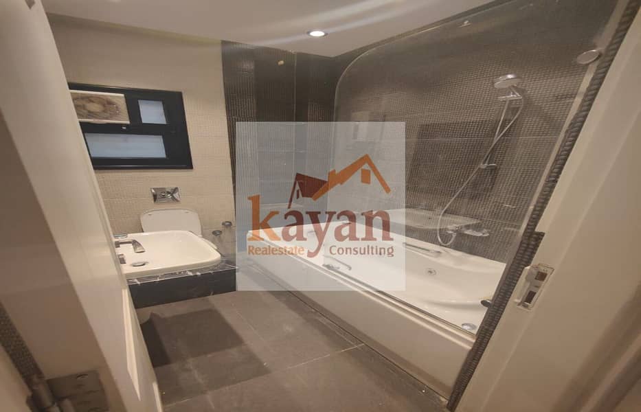 4 22b2f5e6-fb5d-460e-905f-493d8edff33e. jpg