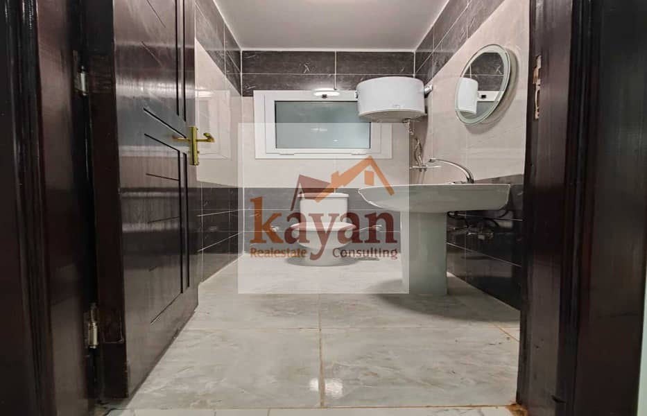 14 fc2bd2c4-06c7-42e4-9d8d-73440af2c33e. jpg