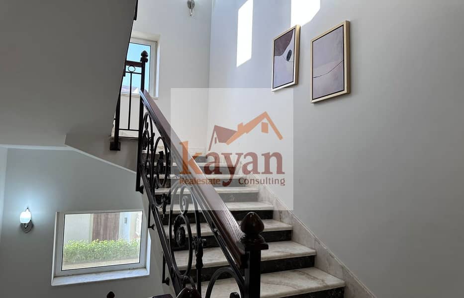 10 ce3004c3-3440-4307-82ae-a8862d2c5679. jpg