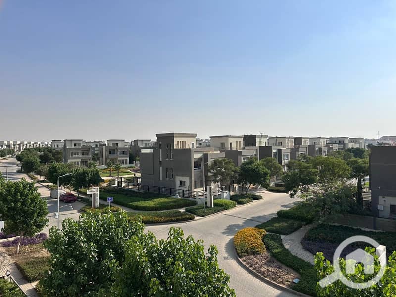 24 WhatsApp Image 2025-12-04 at 1.40. 50 PM (1). jpg