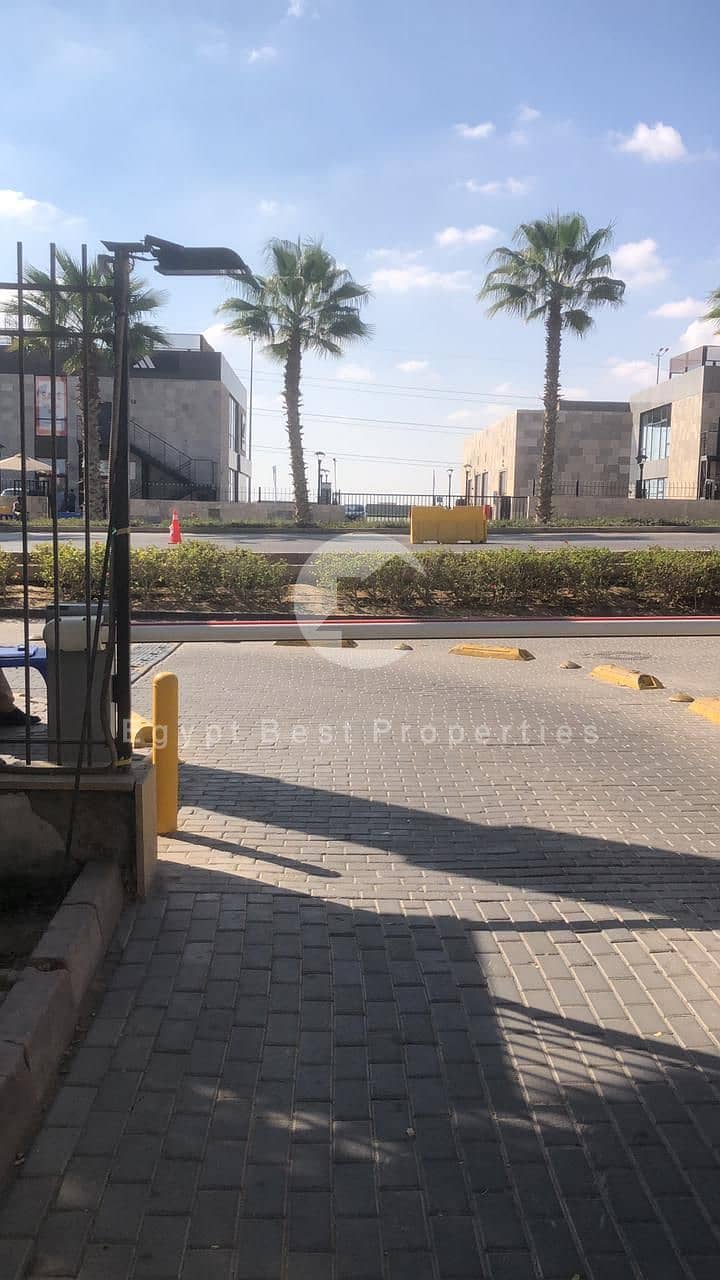 2 d7f7053b-d69c-4dc2-b4f1-cb3f6f3f6564. jpeg