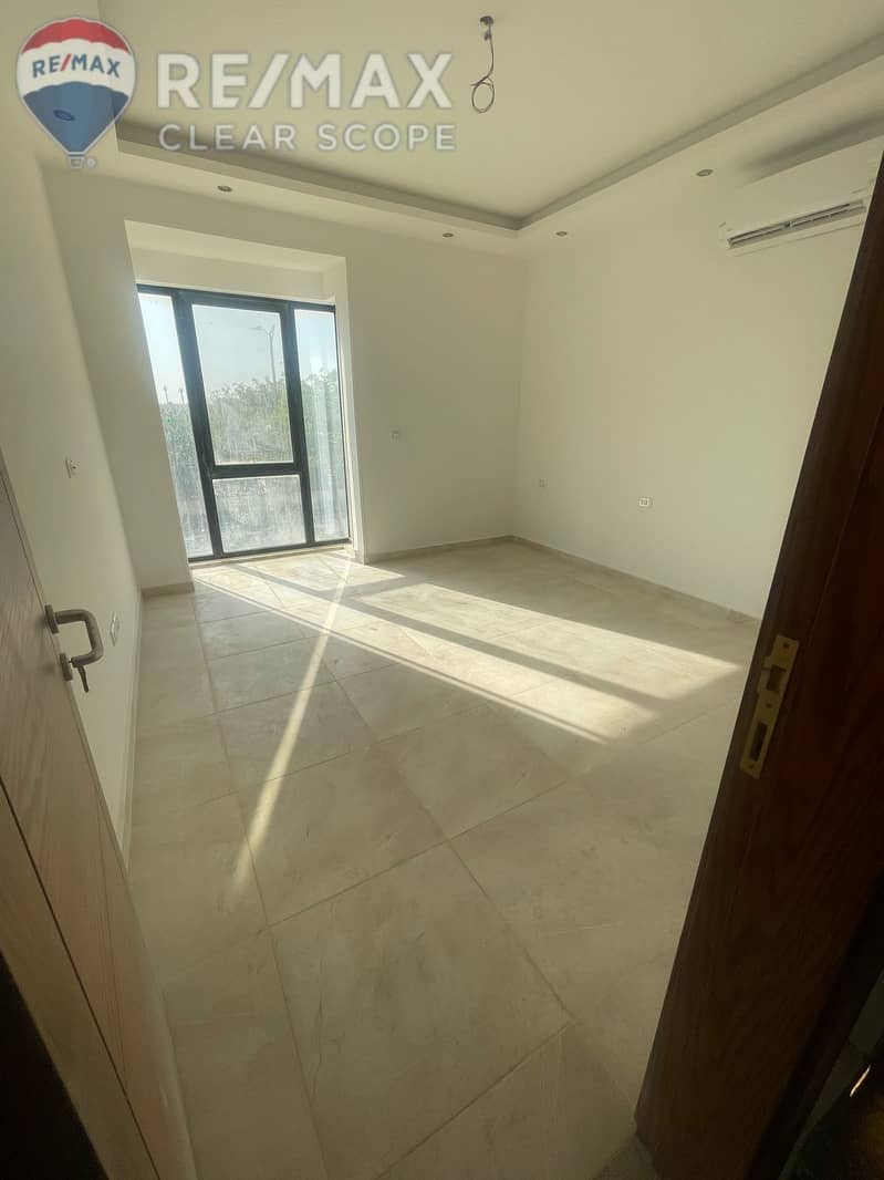 4 87af706f-d494-41b7-9c8b-06b088045a14. jpeg